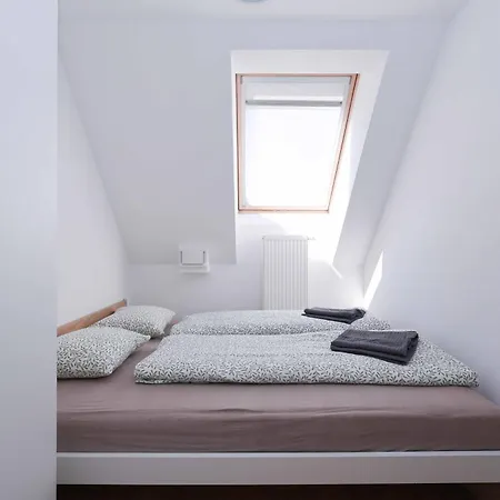 Peaceful Oldtown Free Parking 2-bedroom דירה *