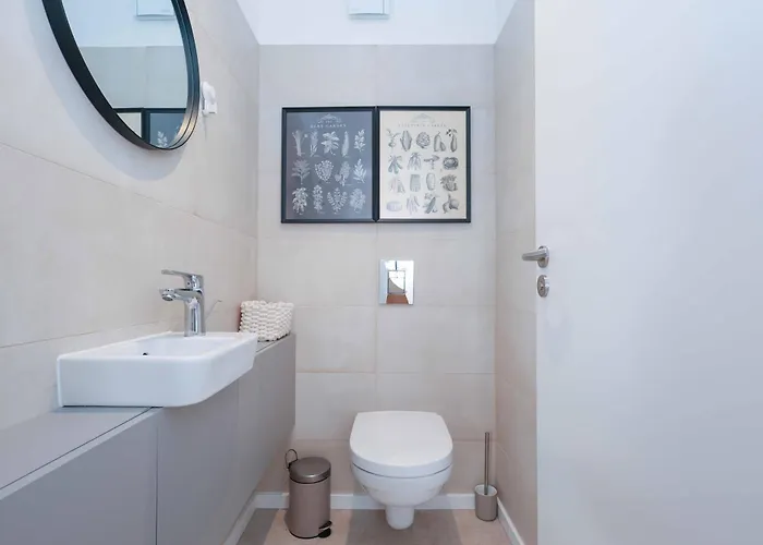 Peaceful Oldtown Free Parking 2-bedroom Apartment